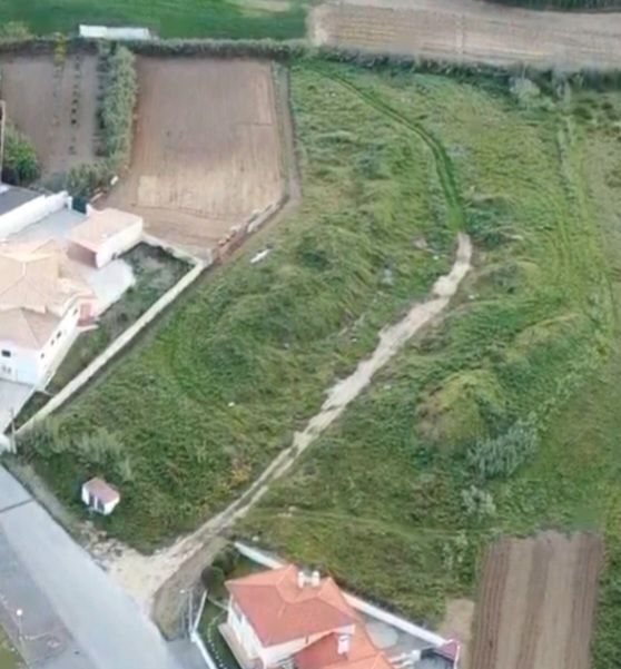 Terreno urbano para 8 moradias