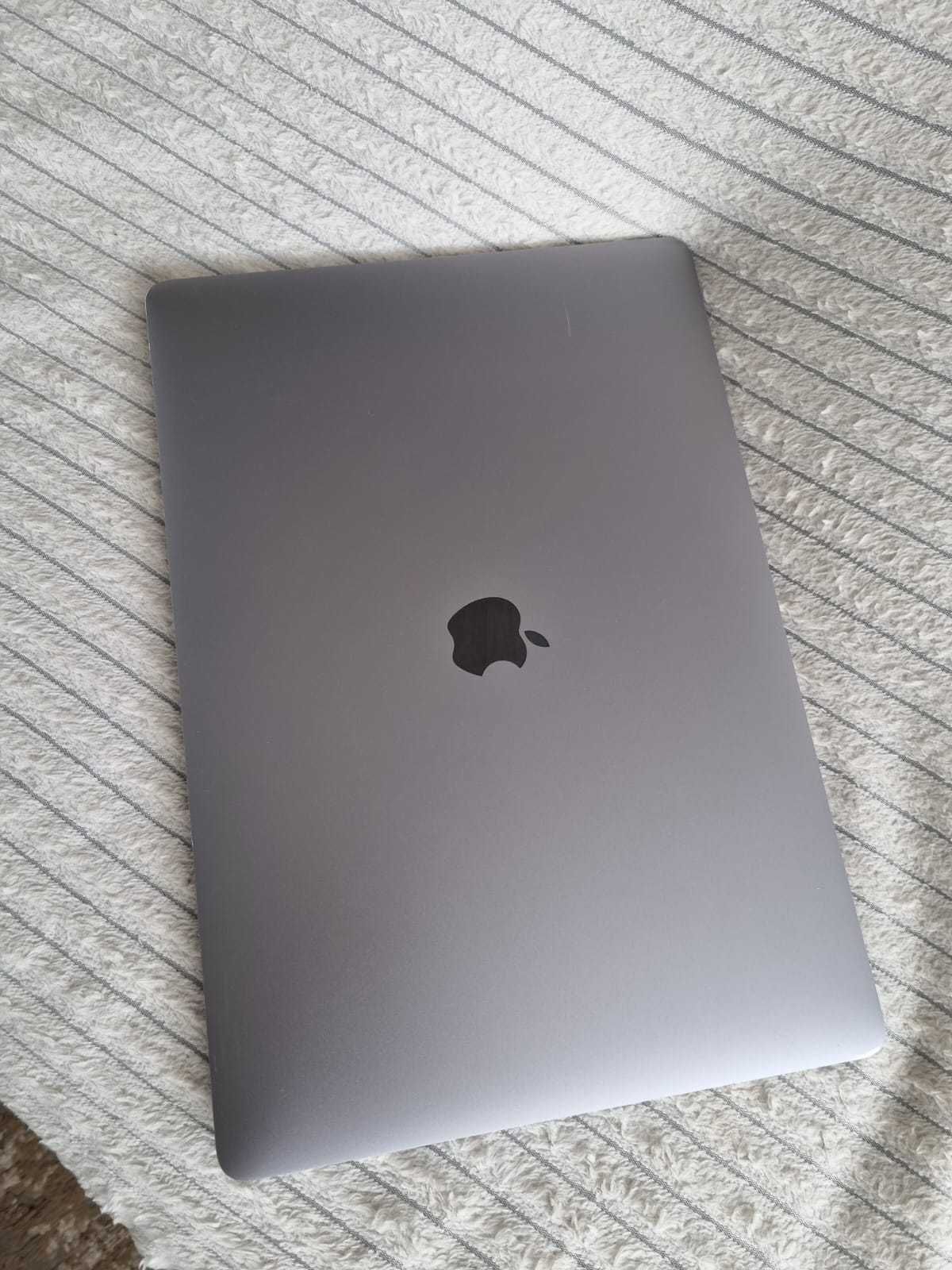 MacBook Pro 2017 15"