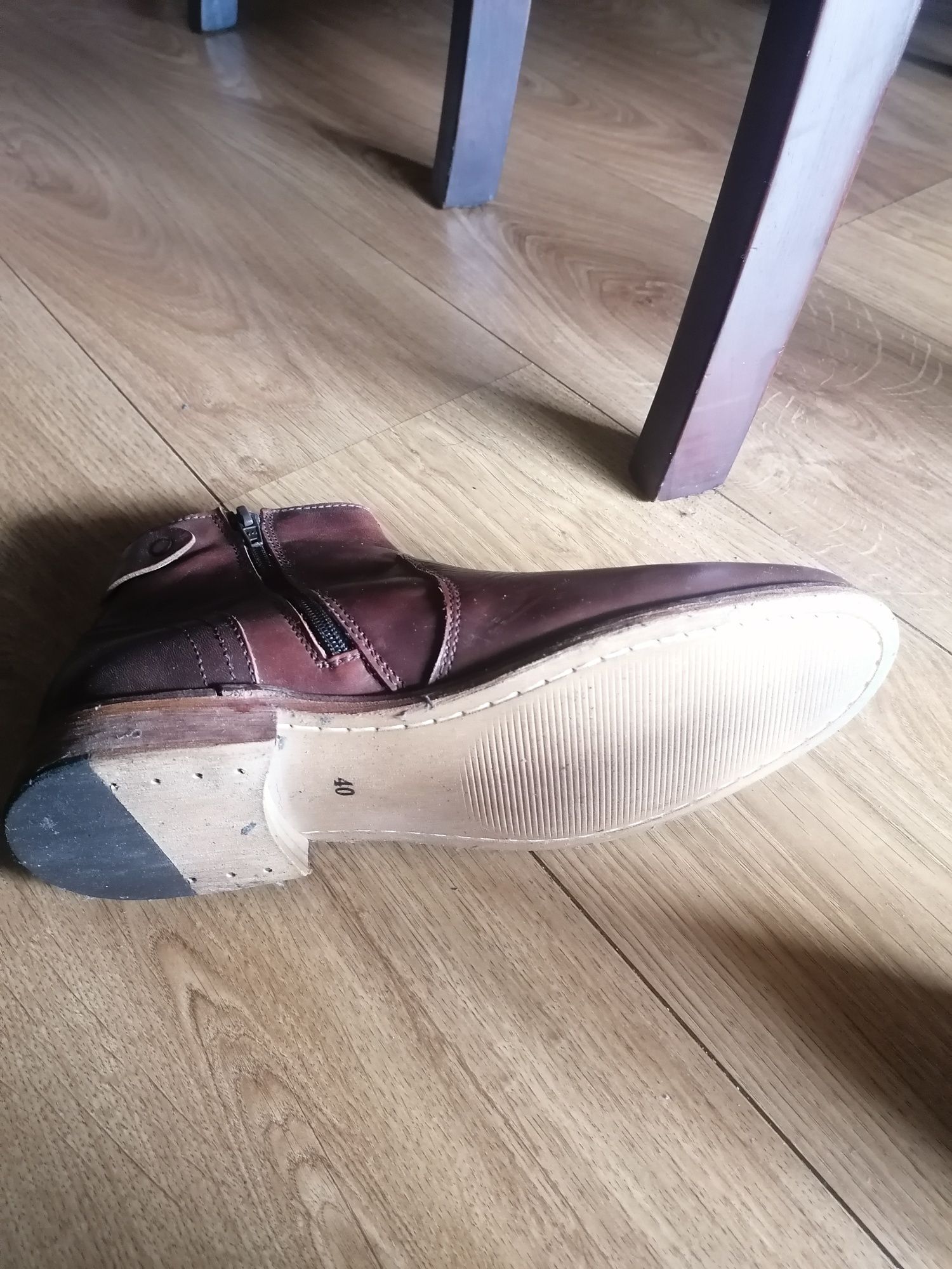 Botas em Pele novas 40