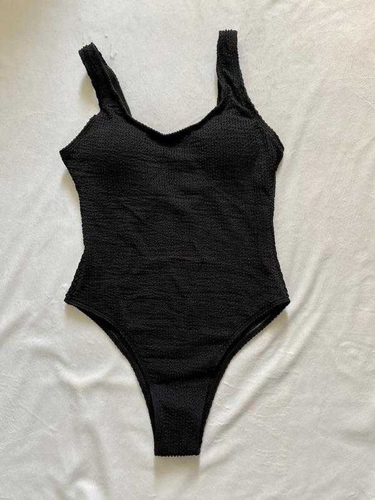 Новый купальник жатка с открытой спиной чёрный сдельный слитный