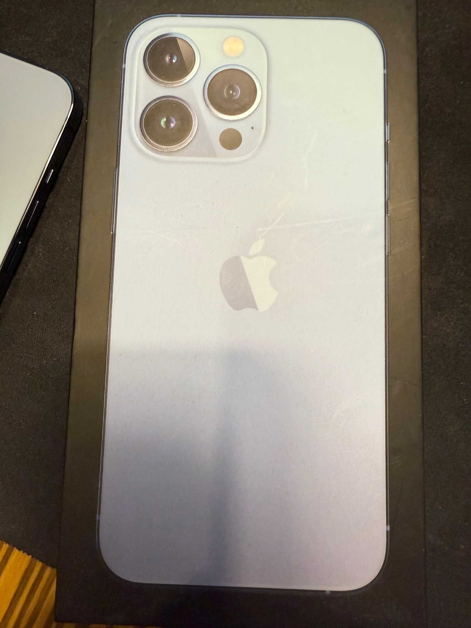 Telefon Apple Iphone 13 PRO 256 GB NIEBIESKI, stan idealny