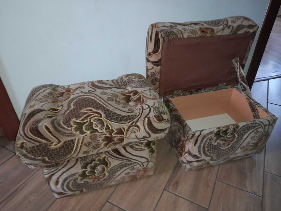 2 pufy w b. dobrym stanie