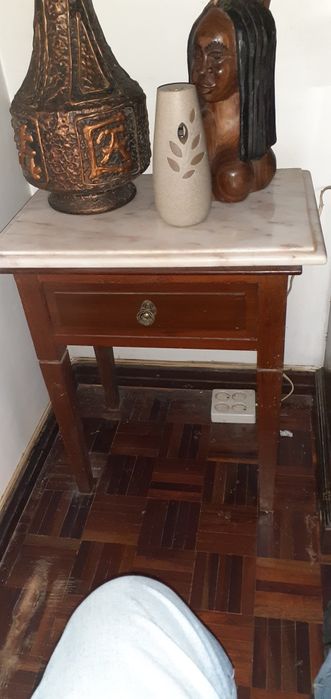 Mesa de apoio/cabeceira