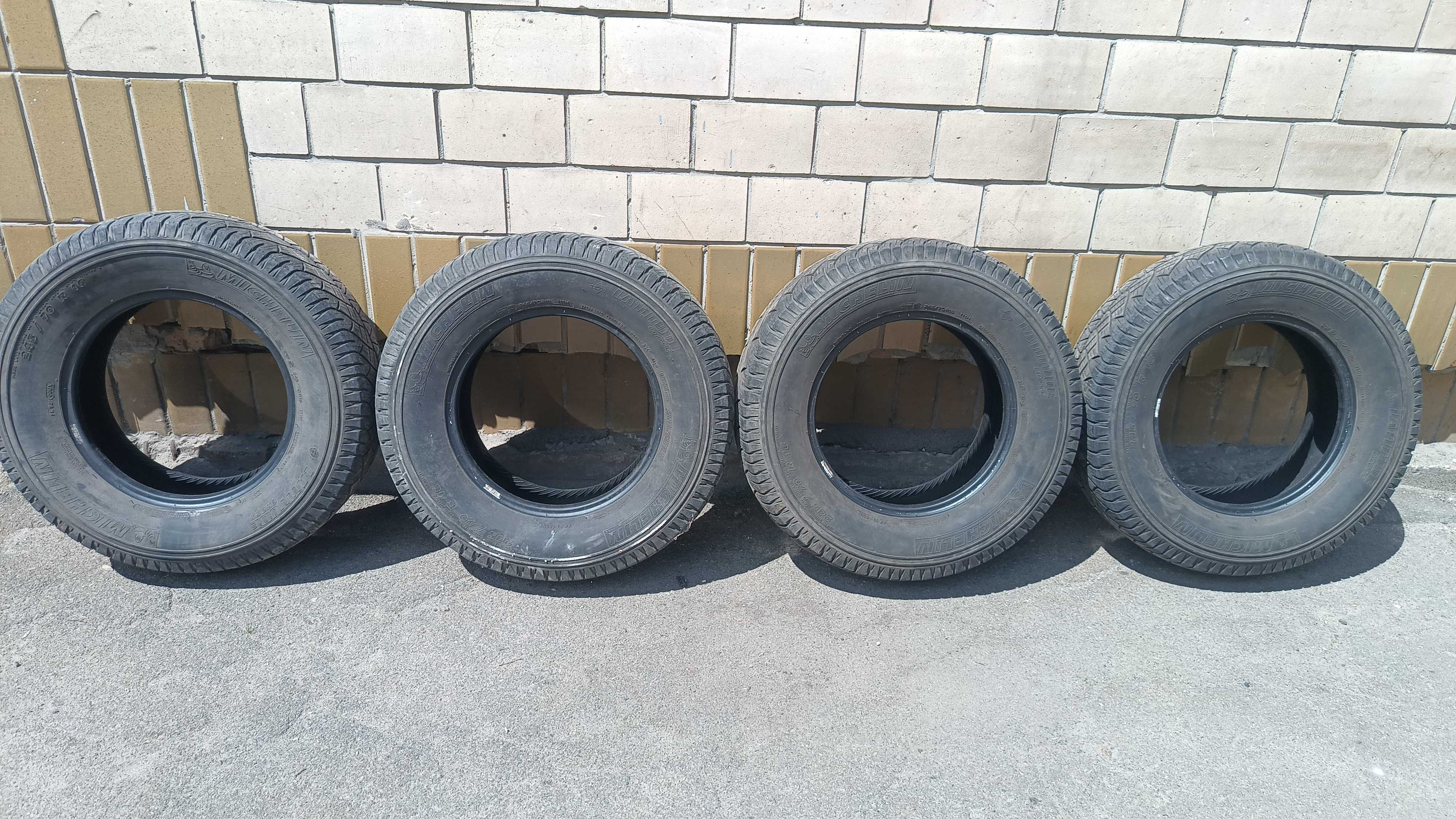 Michelin Latitude Cross 245/70 R16 111H комплект 4 шт.