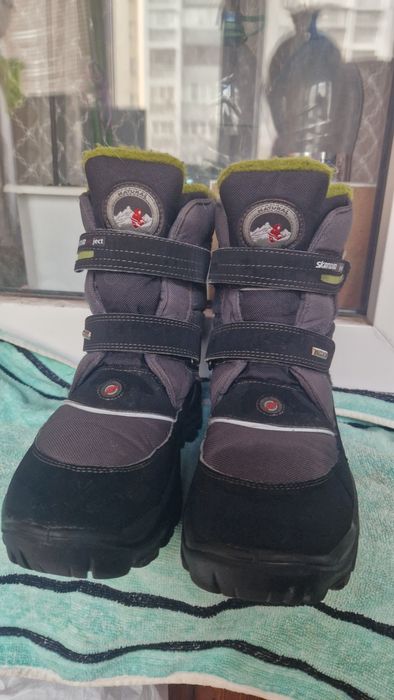 Дитячі зимові черевики (чоботи)