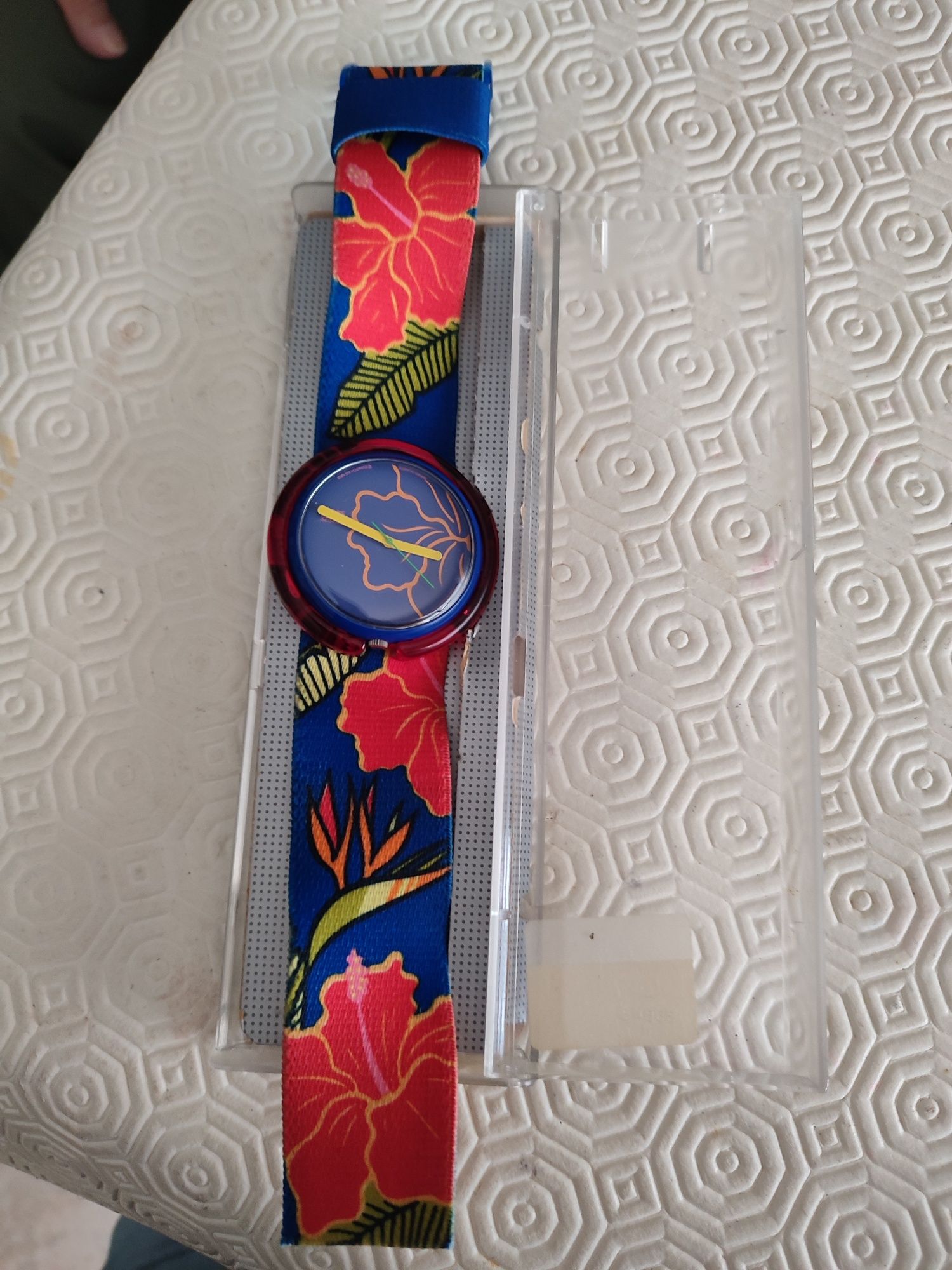 Vintage pop Swatch