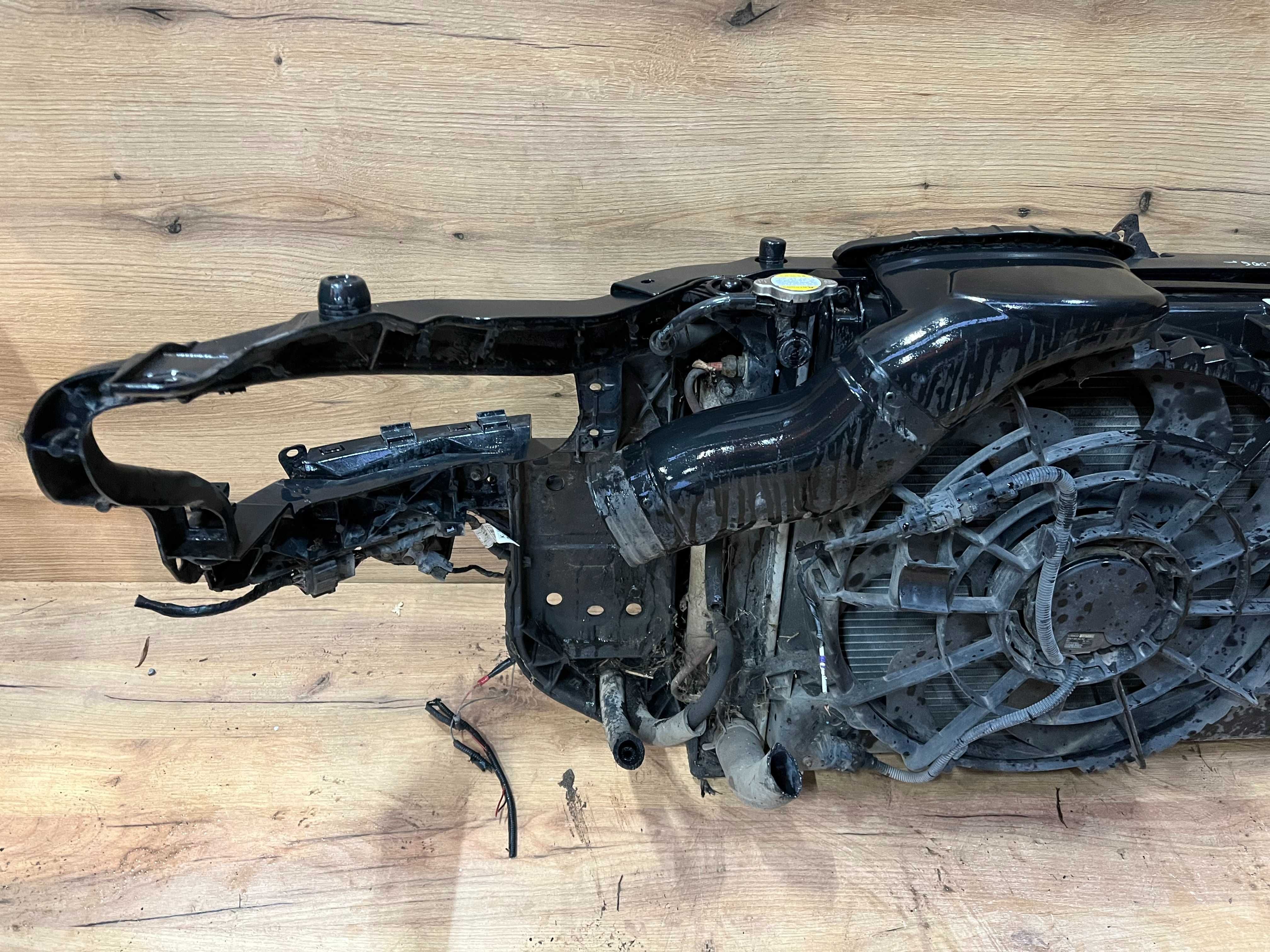 Pas przedni Kia Magentis 2006r