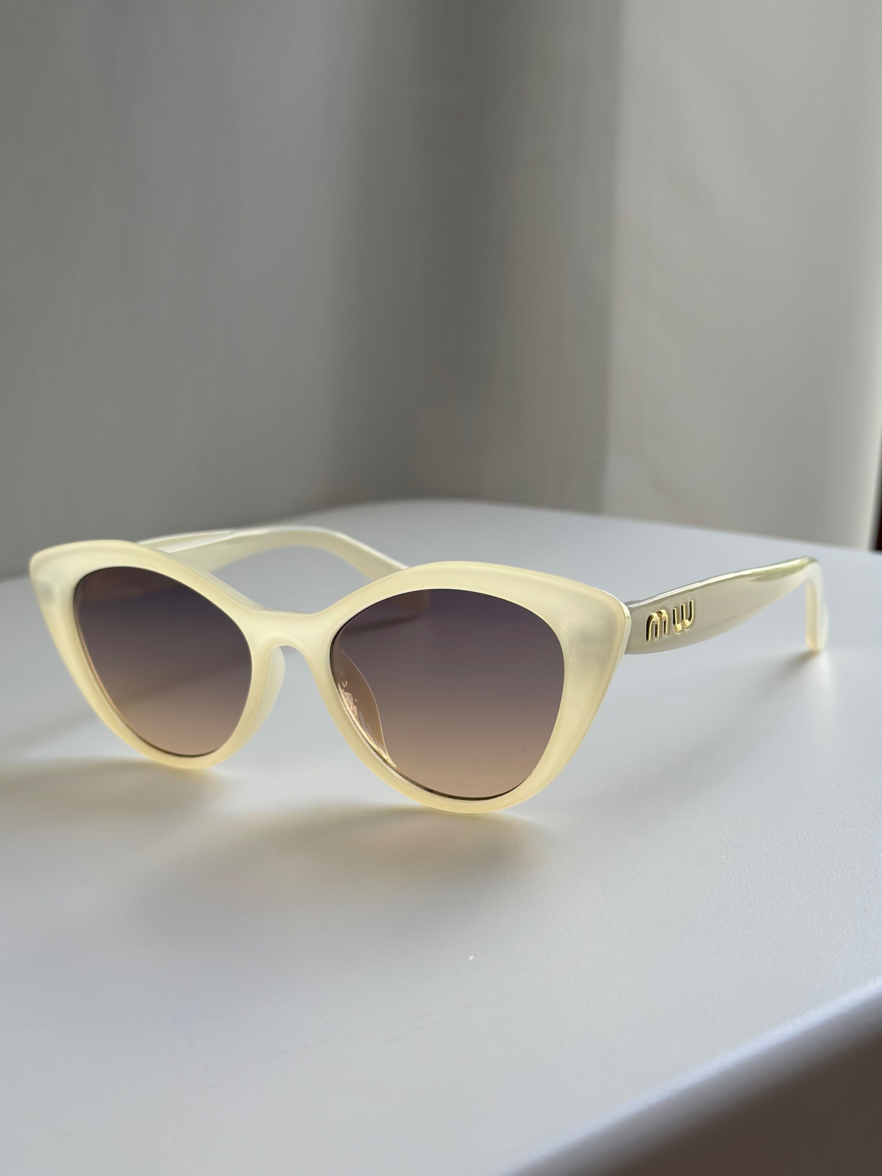Okulary przeciwsłoneczne Miu Miu +etui
