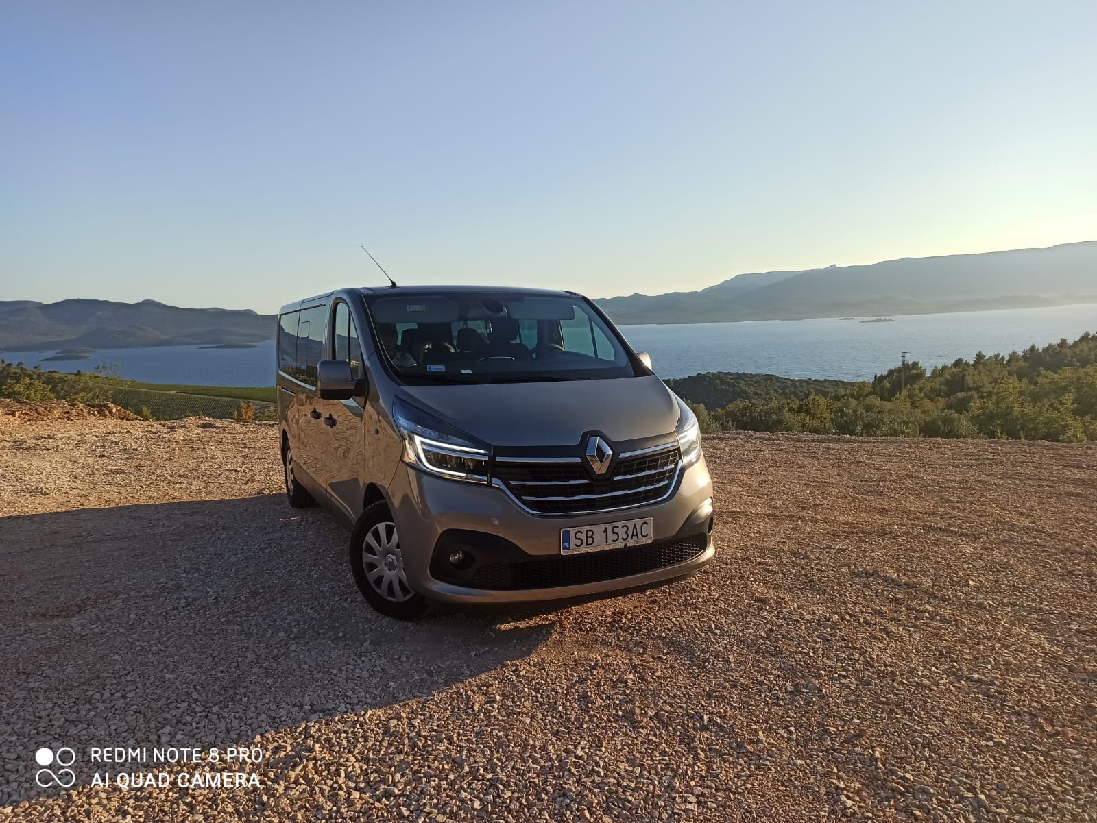 Opel vivaro renault trafic wynajem busów bus 9 osób