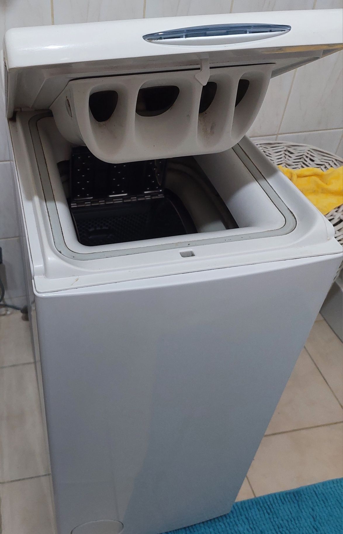 Pralka whirlpool z wsadem od góry