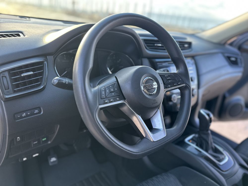 Nissan Rogue Свіжопригнаний не битий не фарбований !