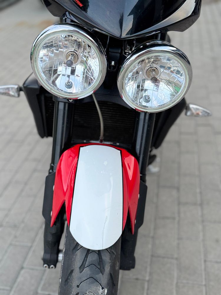 Triumph speed triple 1050