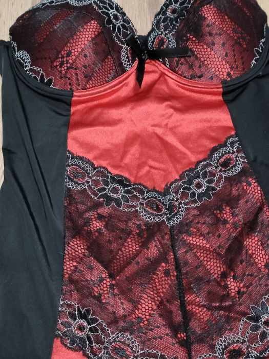 Komplet koszulka nocna koszula z push up stanik i stringi S