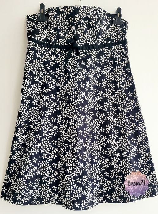 Sukienka damska bez ramiączek.