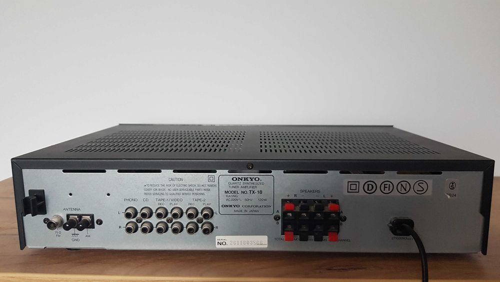 Wzmacniacz    z  tunerem    ONKYO    Japan