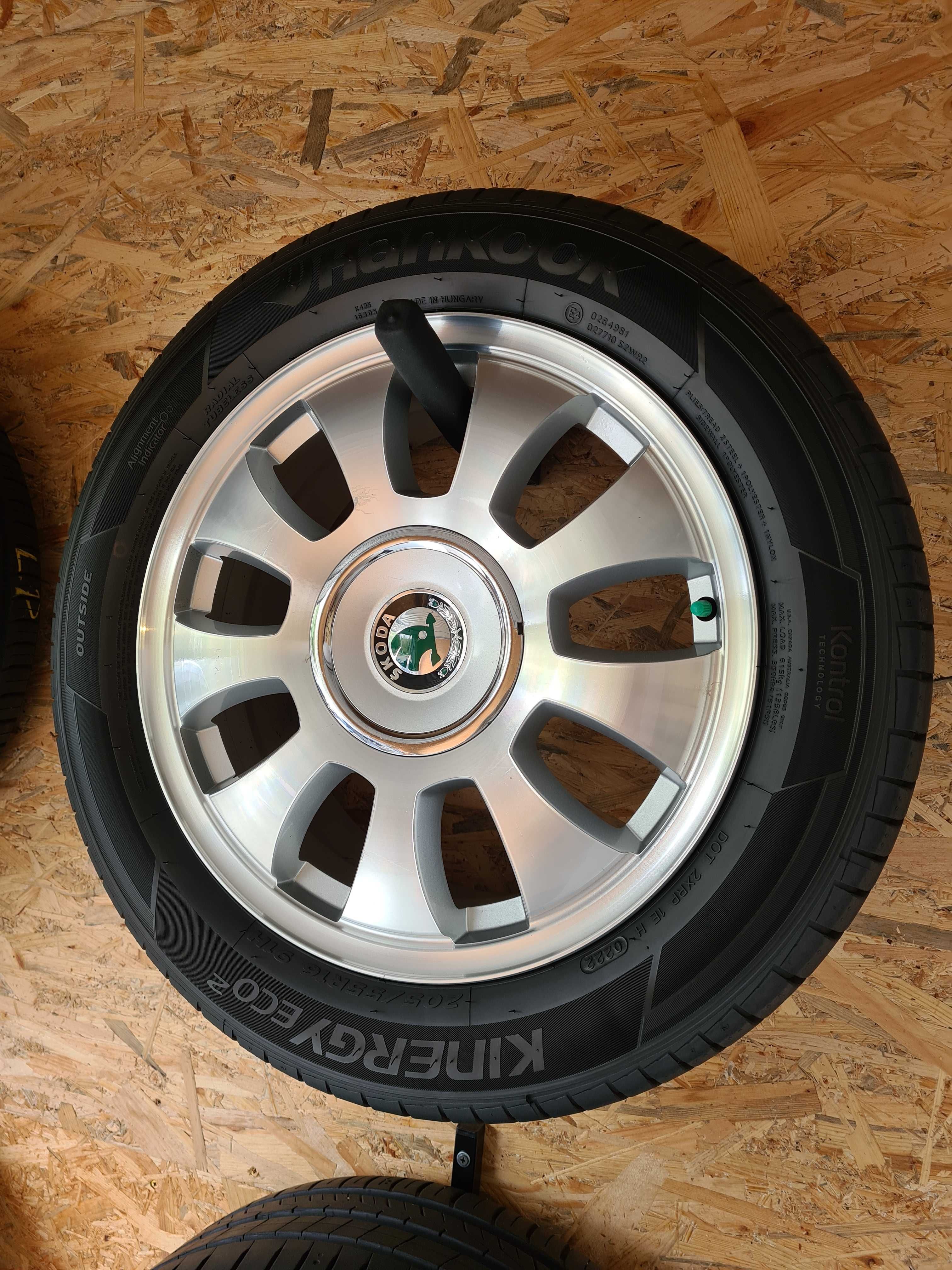 Koła Skoda 5x100 Felgi polerowane Opony 205/55 R16