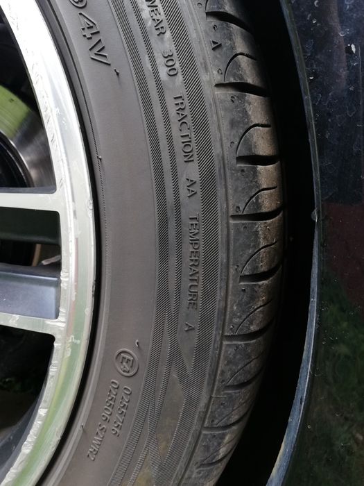 Шини резина Hankook 235 45 18