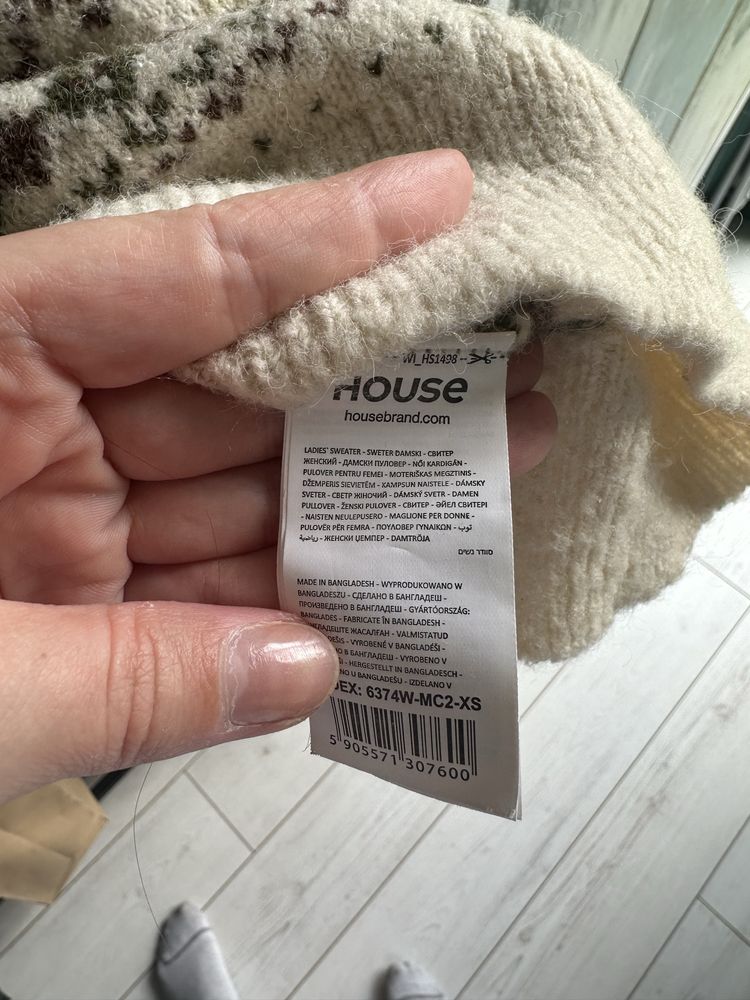 Светр жіночий бренду House б/у