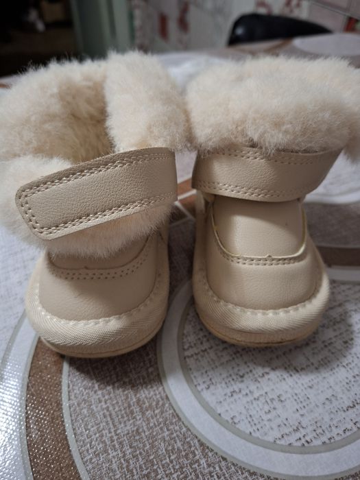 Продаю тёплые уги на девочку в идеальном состоянии