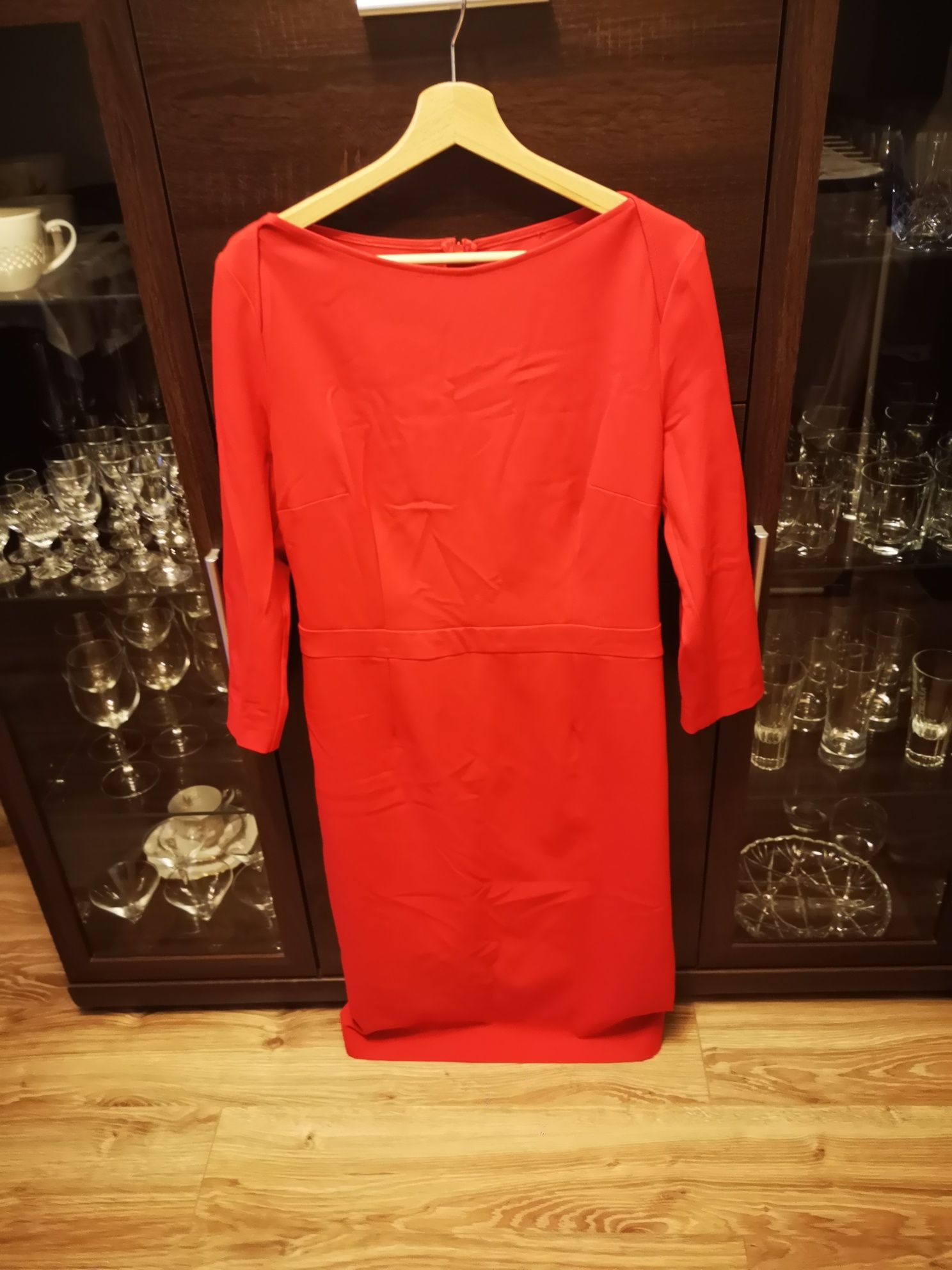 Czerwona sukienka 42