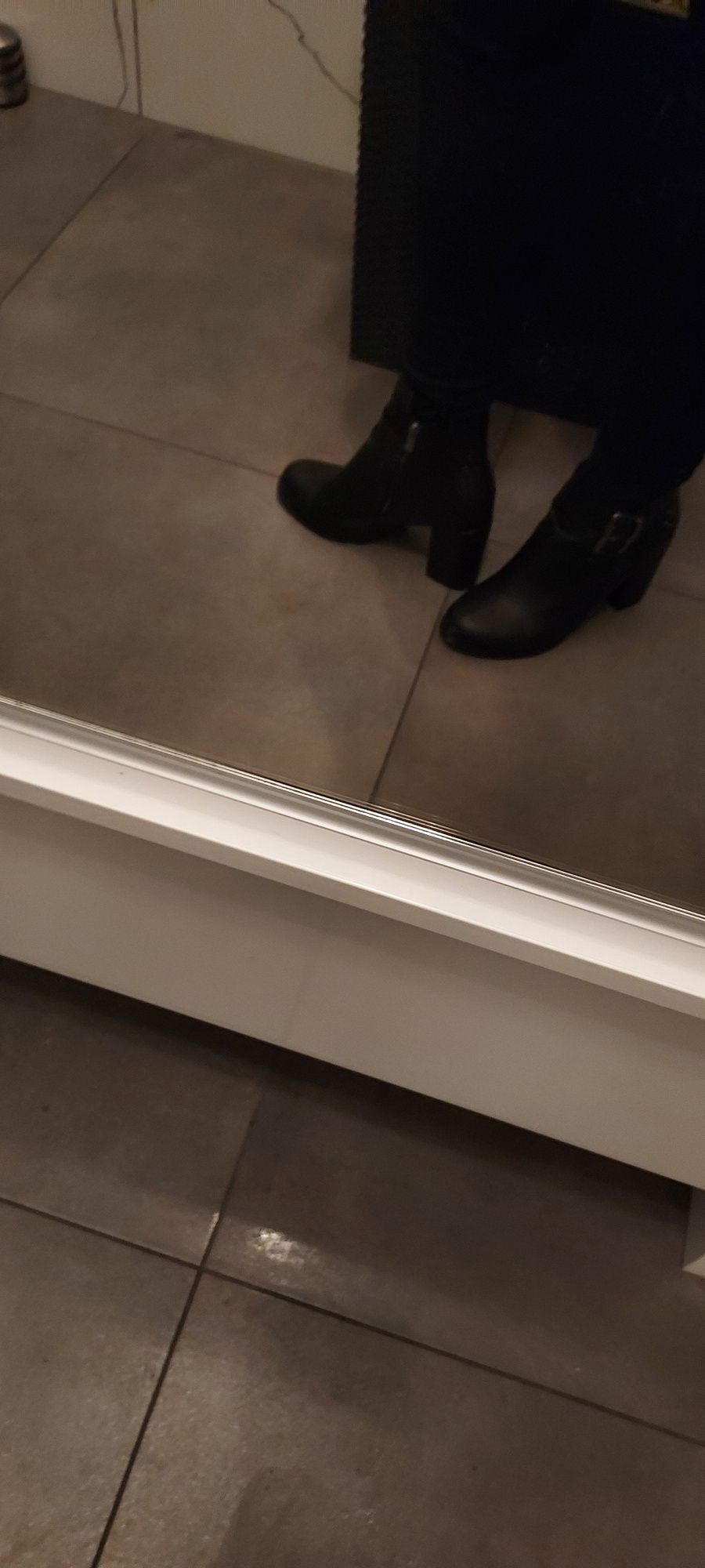 Botki na słupku czarne Nowe.