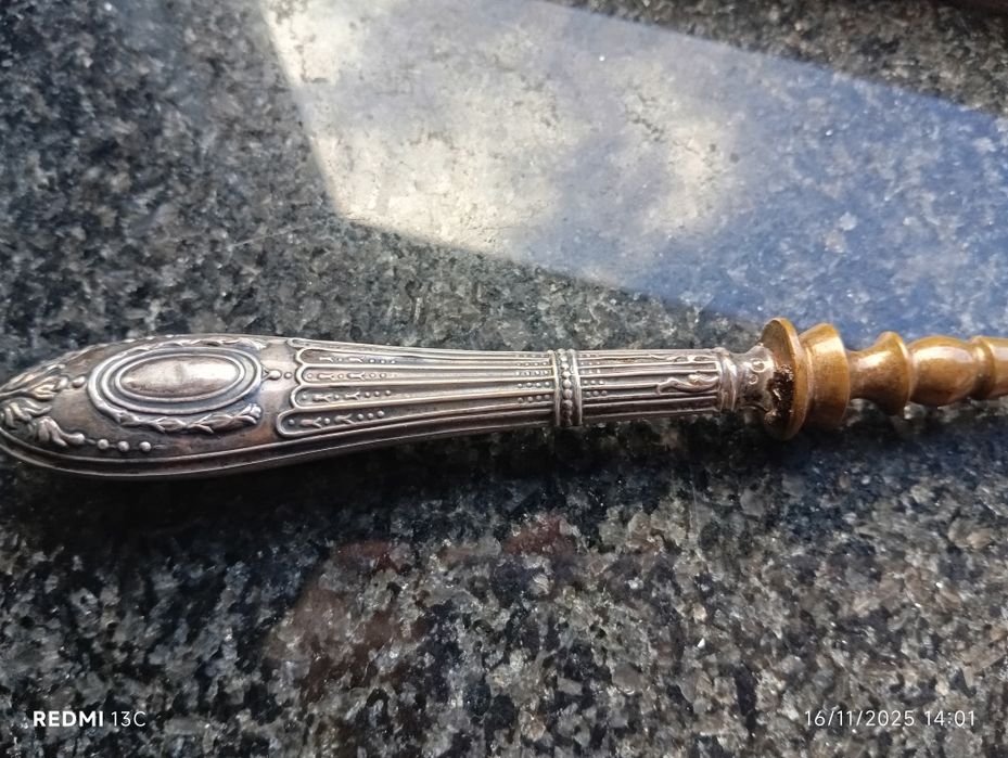 Garfo com cabo prata contrastado