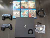 Konsola PS4 PRO + 2 PADY + 6 GRY