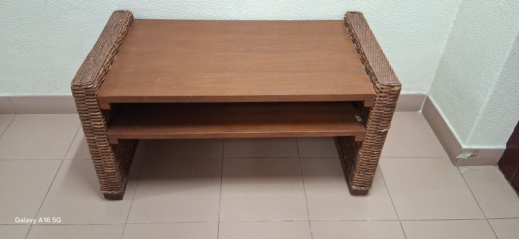 Mesa de Centro em Palhinha