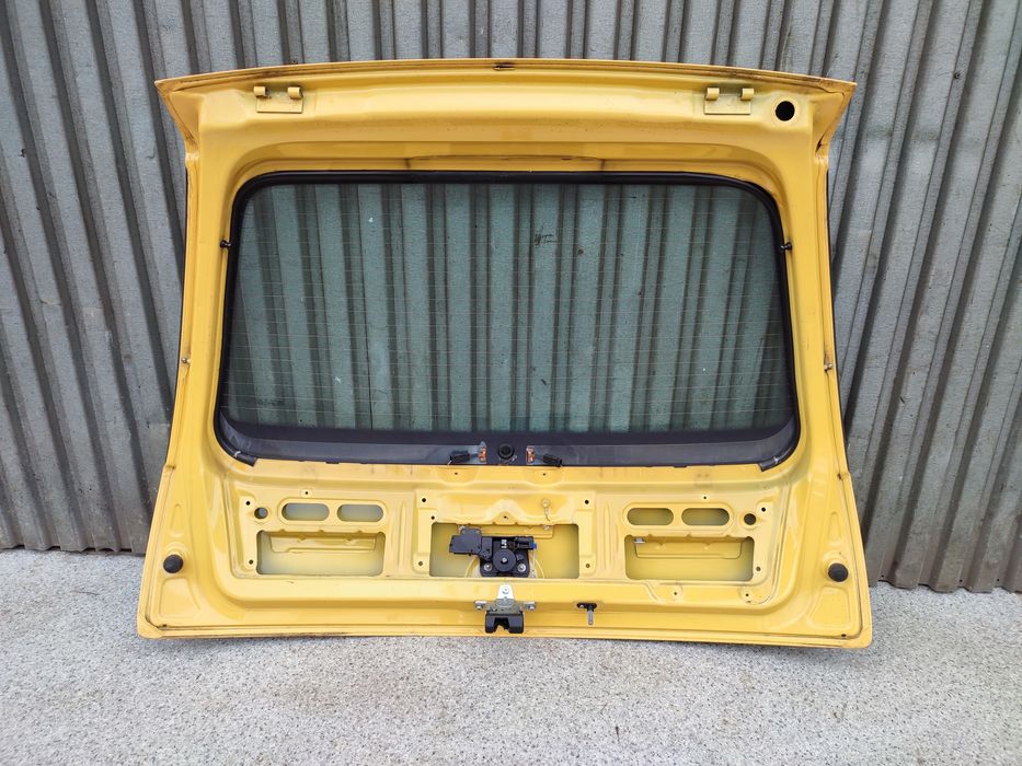 Opel Corsa C 3D klapa bagażnika tył tylna Z40K