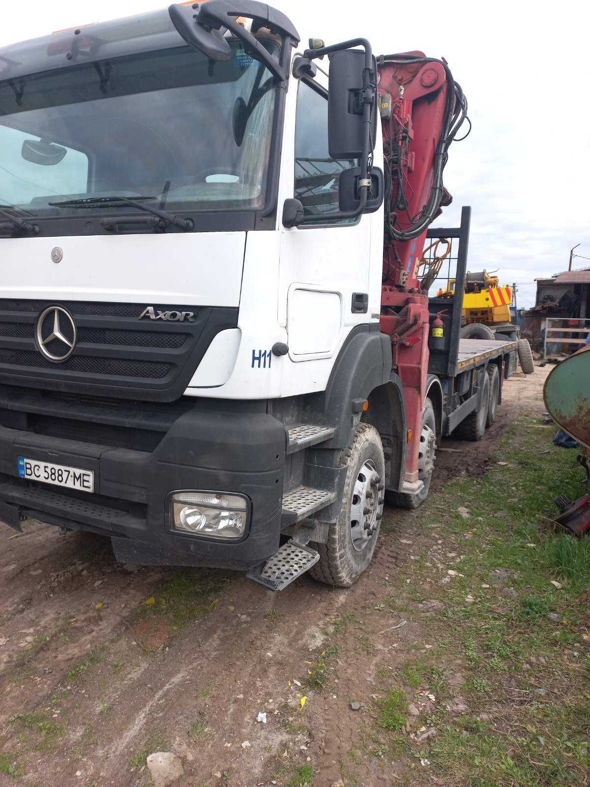 Вантажівка Mercedes-Benz Axor 240 з краном маніпулятором під собою 17т