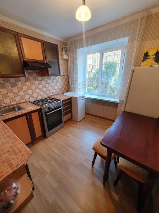 Здам в оренду 2-ох кімнатну квартиру по вул.Стуса