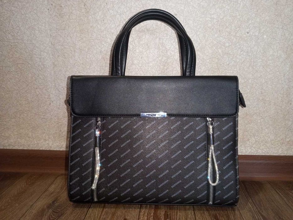 Красивая сумочка.