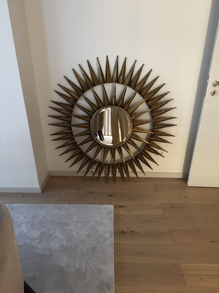 Espelho Dourado em forma de sol