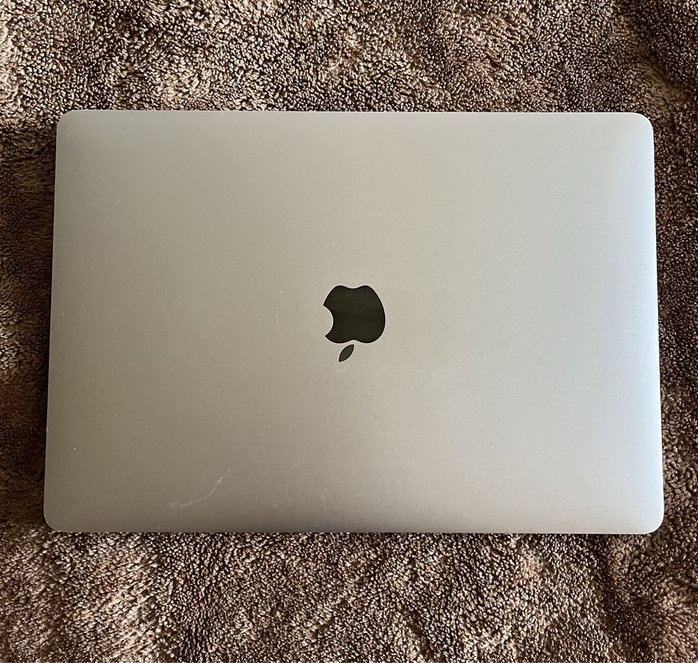 Macbook pro 16/256 2017