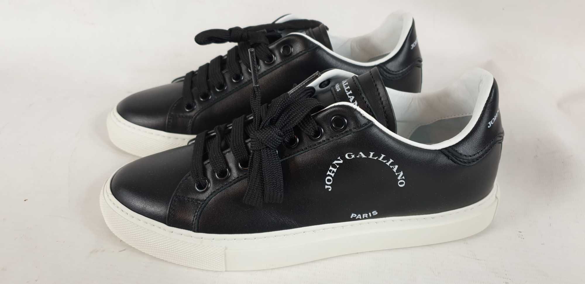 Sneakersy John Galliano Paris 6735 B Czarny Roz.36