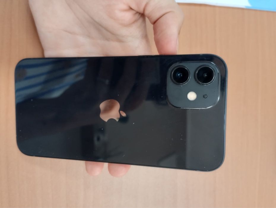 Iphone 12 preto usado
