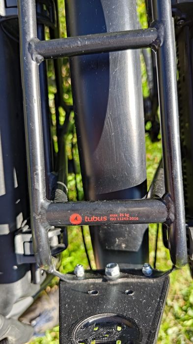 Komplet rowerowego osprzętu bagażowego: sakwy Thule i Ortlieb bagażnik