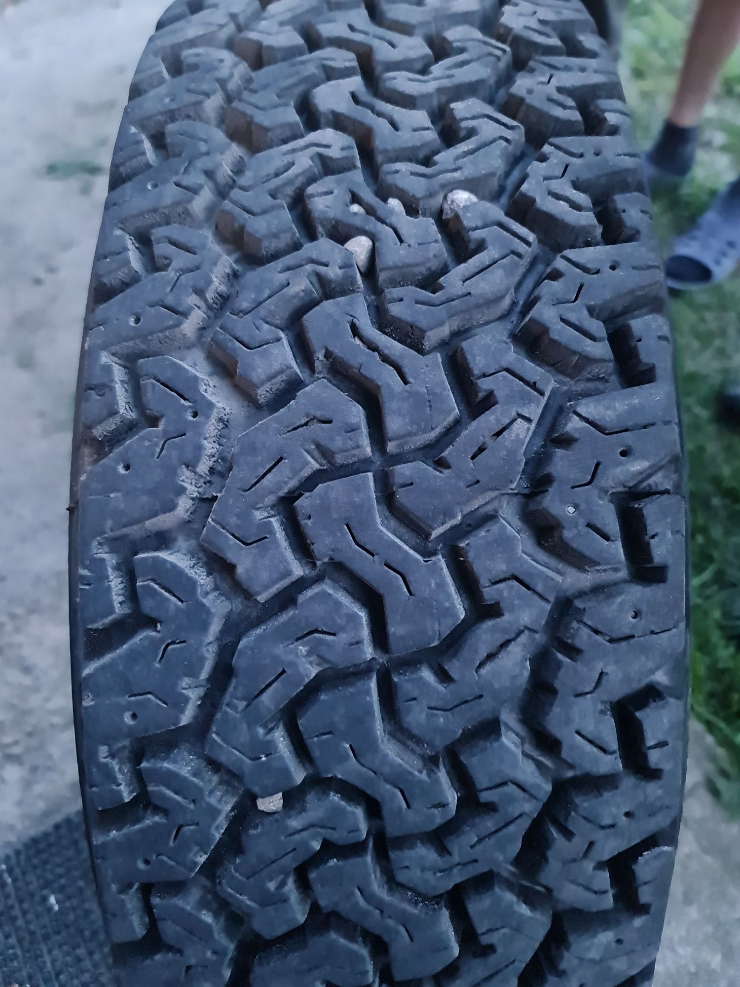 Продам шини 215/65 R16