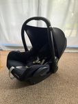 Fotelik samochodowy/ nosidełko Maxi Cosi Pebble Plus 0-13 kg granatowy