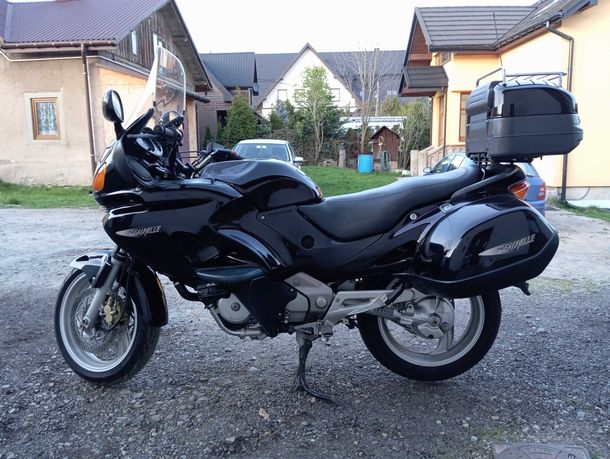 Honda Deauville NT650v