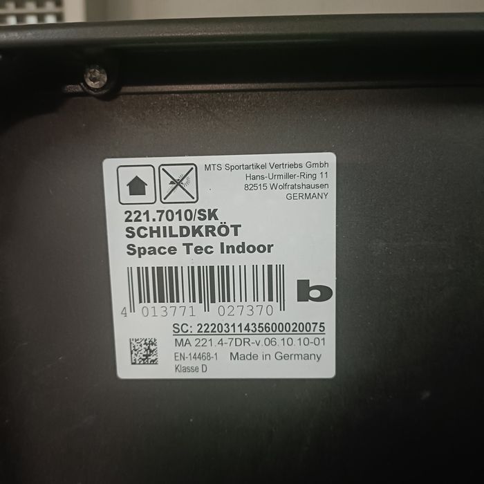 Stół do tenisa stołowego uszkodzony