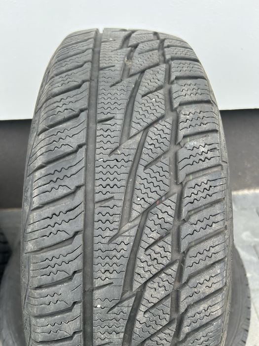 195/65/15 Komplet zimowych opon Matador