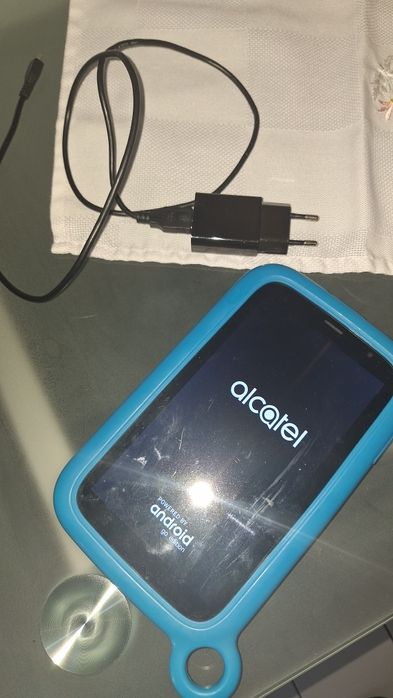 Tablet alcatel e carregador