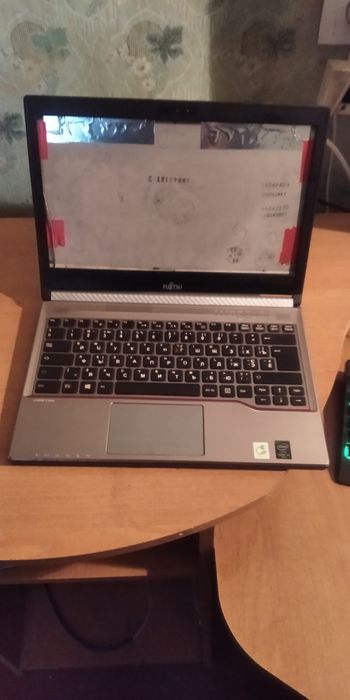 Продам ноутбук Fujitsu 13.3 i5-4ser,ssd128+320gb.16ozu .