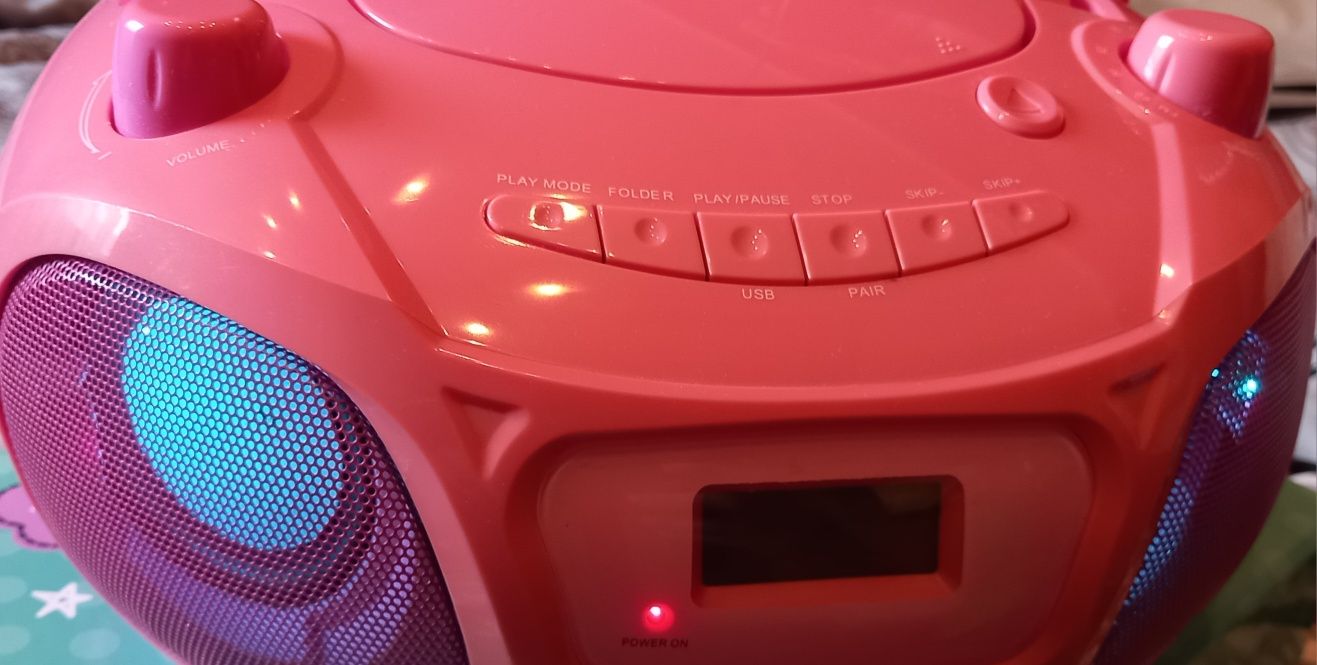 Różowy radiomagnetofon z CD i mikrofonem Auna,