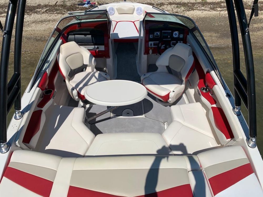 Barco chaparral 216 SSI