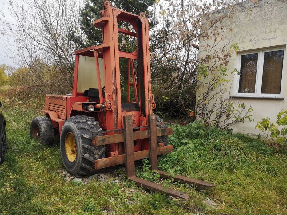 Wózek widłowy terenowy rok 1990