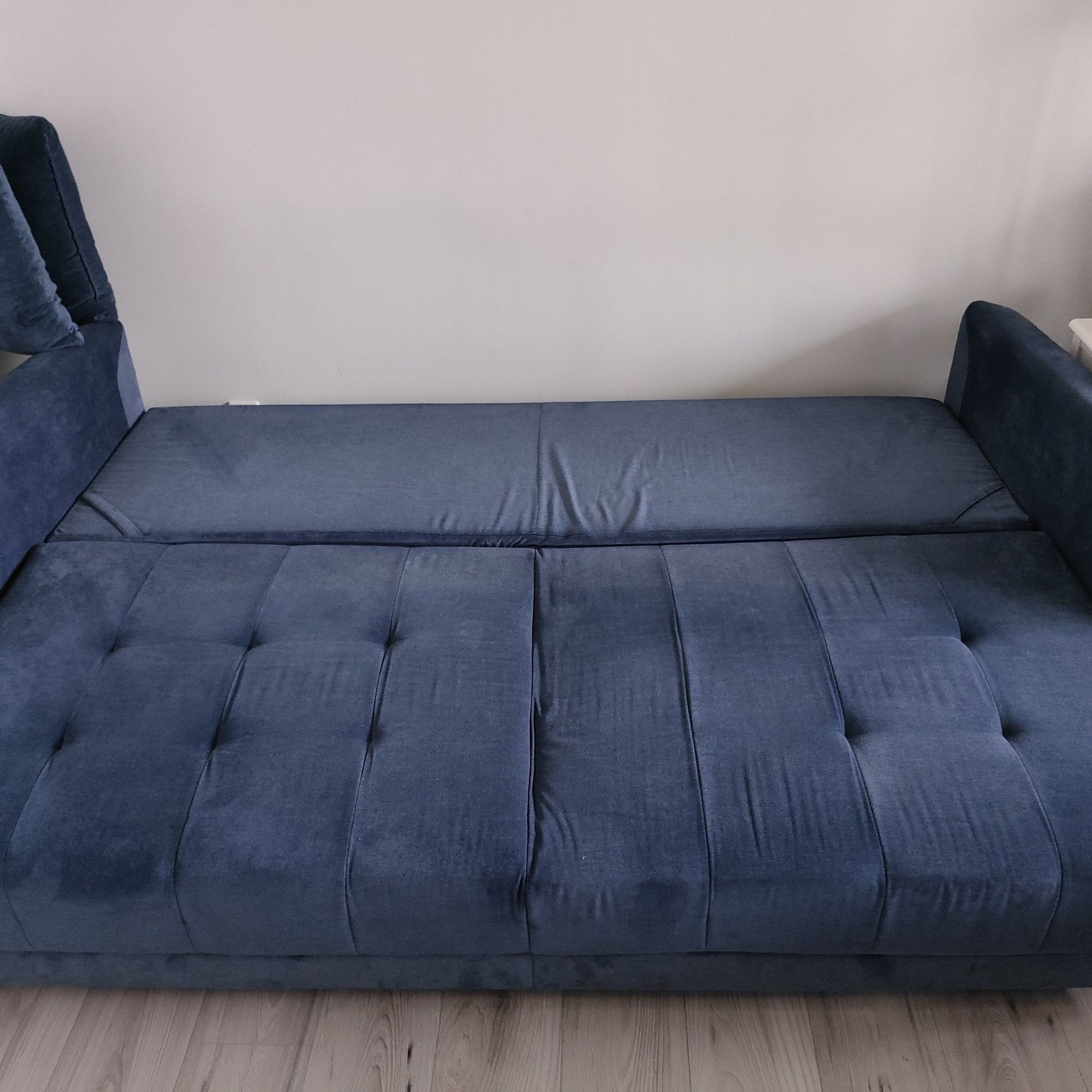 Sofa granatowa rozkładana 140/200