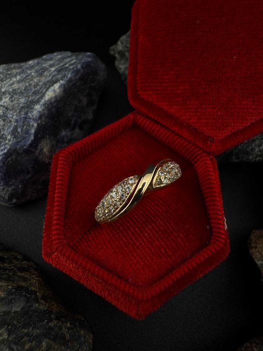 Złoty Pierścionek Przeplatany z Cyrkoniami | JAK NOWY | 585 | 3.71g