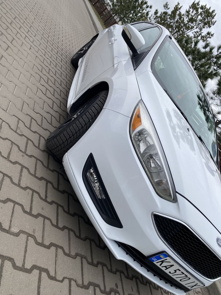 Продам своє авто Ford Focus 2015